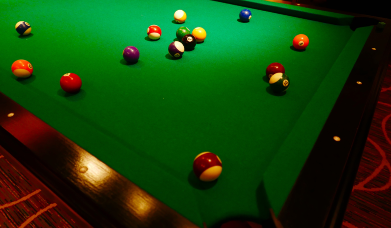 Choosing the Best Felt Color for Your Pool Table - Classic Green